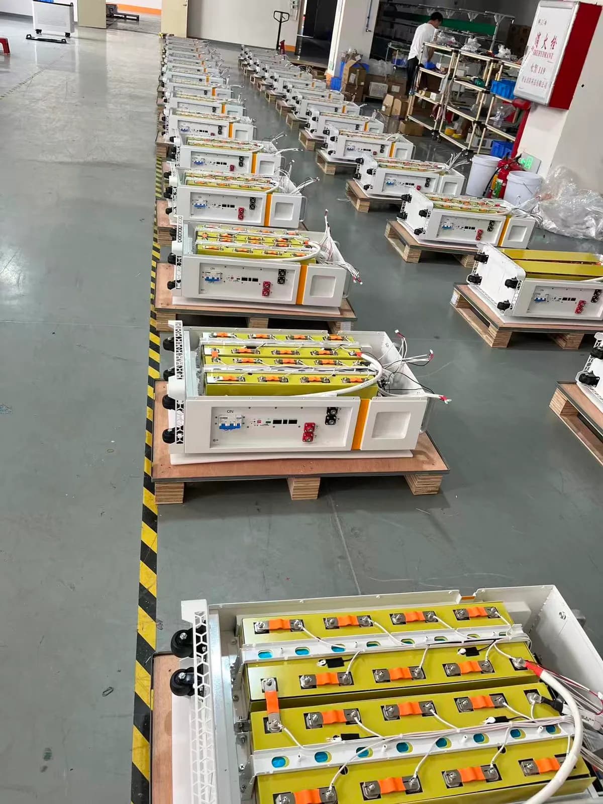 Kit Hibrid Trifazat Deye 15 kW LV + Acumulator LiFePO4 Solarescu Energy 17 kWh (Celule EVE MB31 + JK Smart BMS 2A) - poza 16