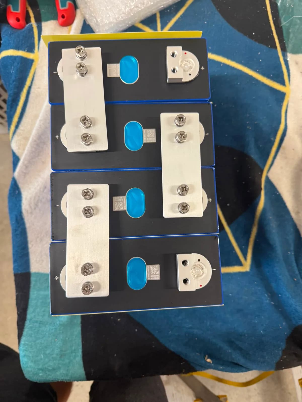 Set 4 Celule LiFePO4 EVE MB31 3.2V 330Ah Grade A (Sistem 12.8V / 24V) - poza 2